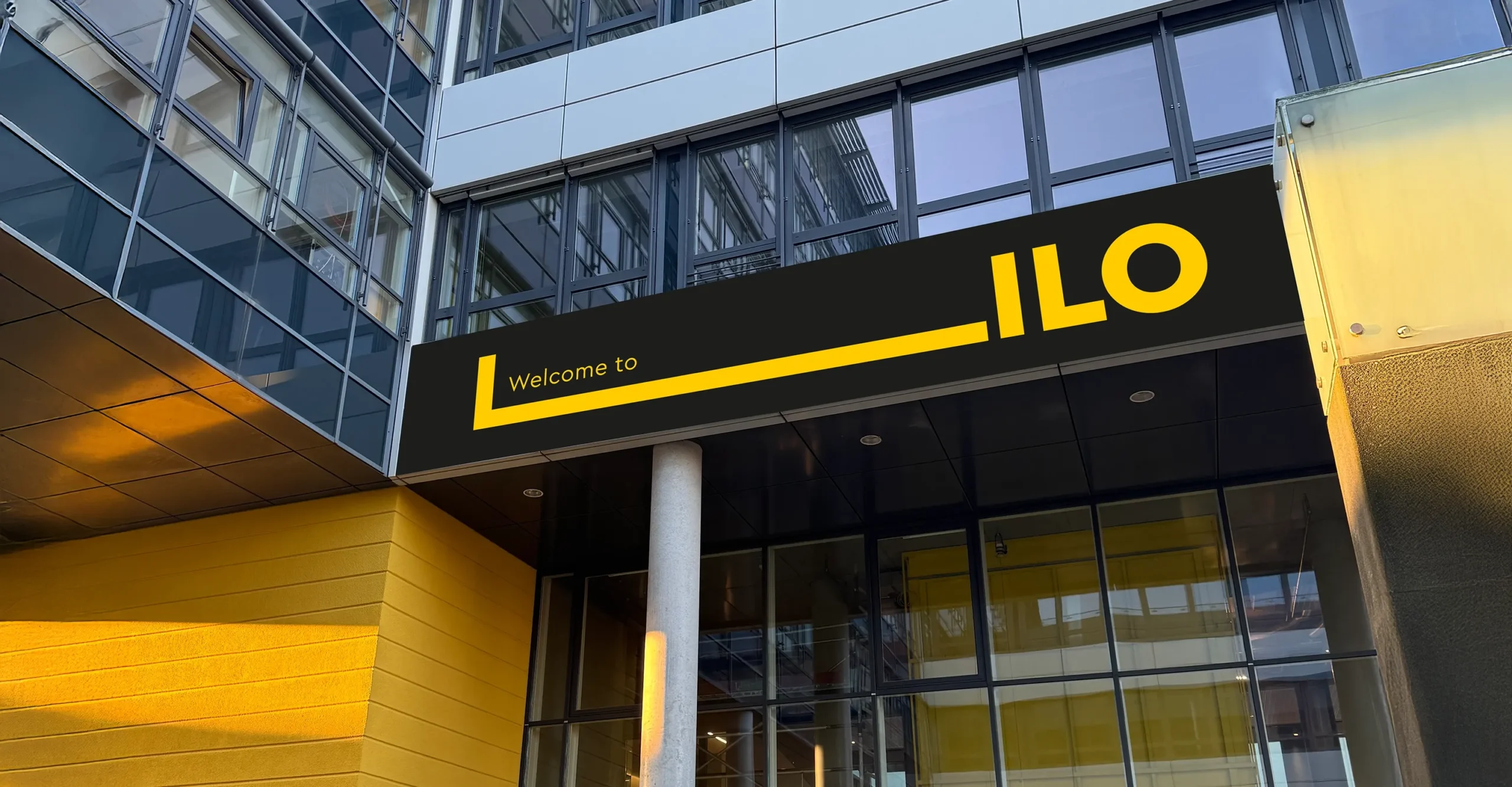 Bürogebäude Eingang LILO